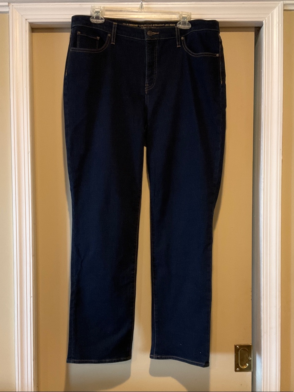 NWT Chico's So Slimming Girlfriend Straight Leg dark wash Jean with stretch 14